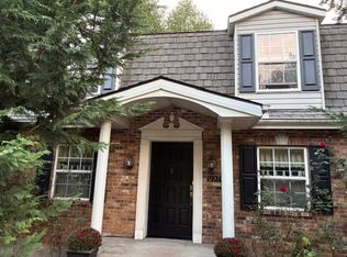 19207 73rd Ave NE, Kenmore, WA 98028