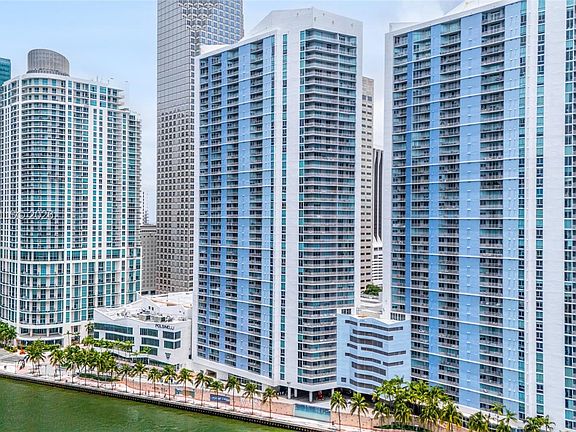 2nd image of 325 S Biscayne Blvd