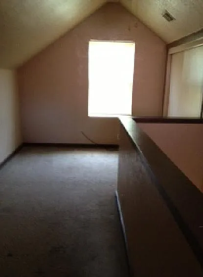 1616 E Hedges Ave — Photo 4