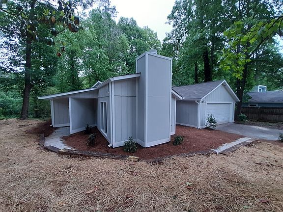3rd image of 2974 Christophers Ct