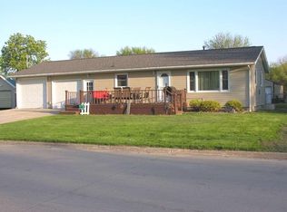 103 W 7th St, Riceville, IA 50466