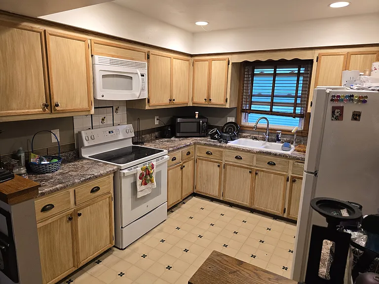 2332 Harvard Dr — Photo 6