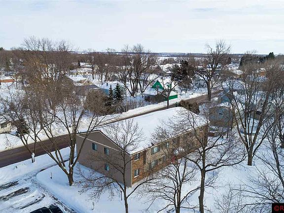 4th image of 203 1st St N