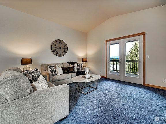 5th image of 20321 Hogue Place NE