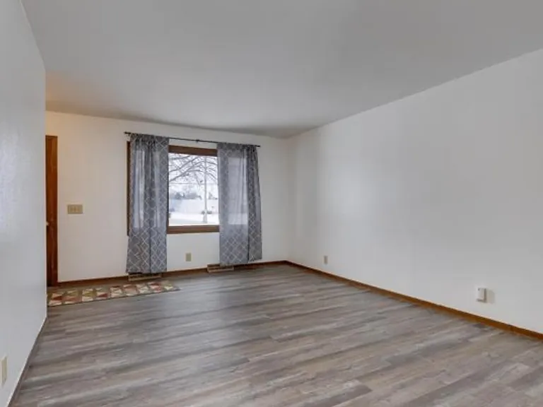 105 N Arch St — Photo 3