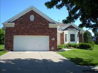 17731 Amy Cir, Omaha, NE 68135