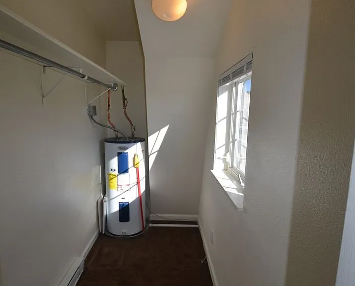 429 Front St — Photo 15