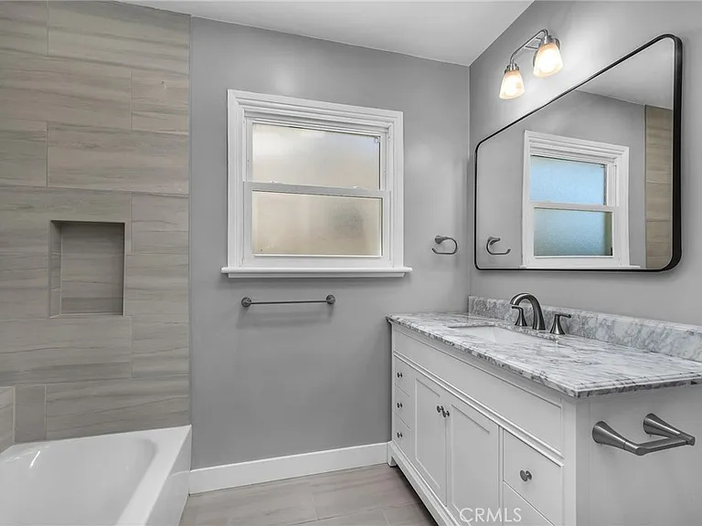 20431 Lassen St — Photo 9