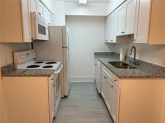 5th image of 6574 Fleur De Lis Dr APT 7