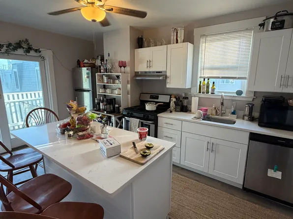925 E 4th St #3, Boston, MA 02127