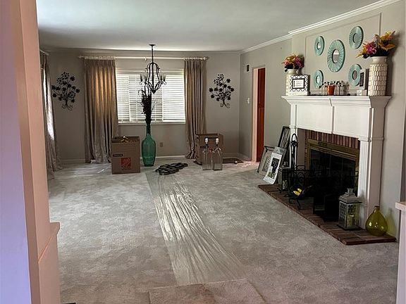 3rd image of 514 Carson Rd