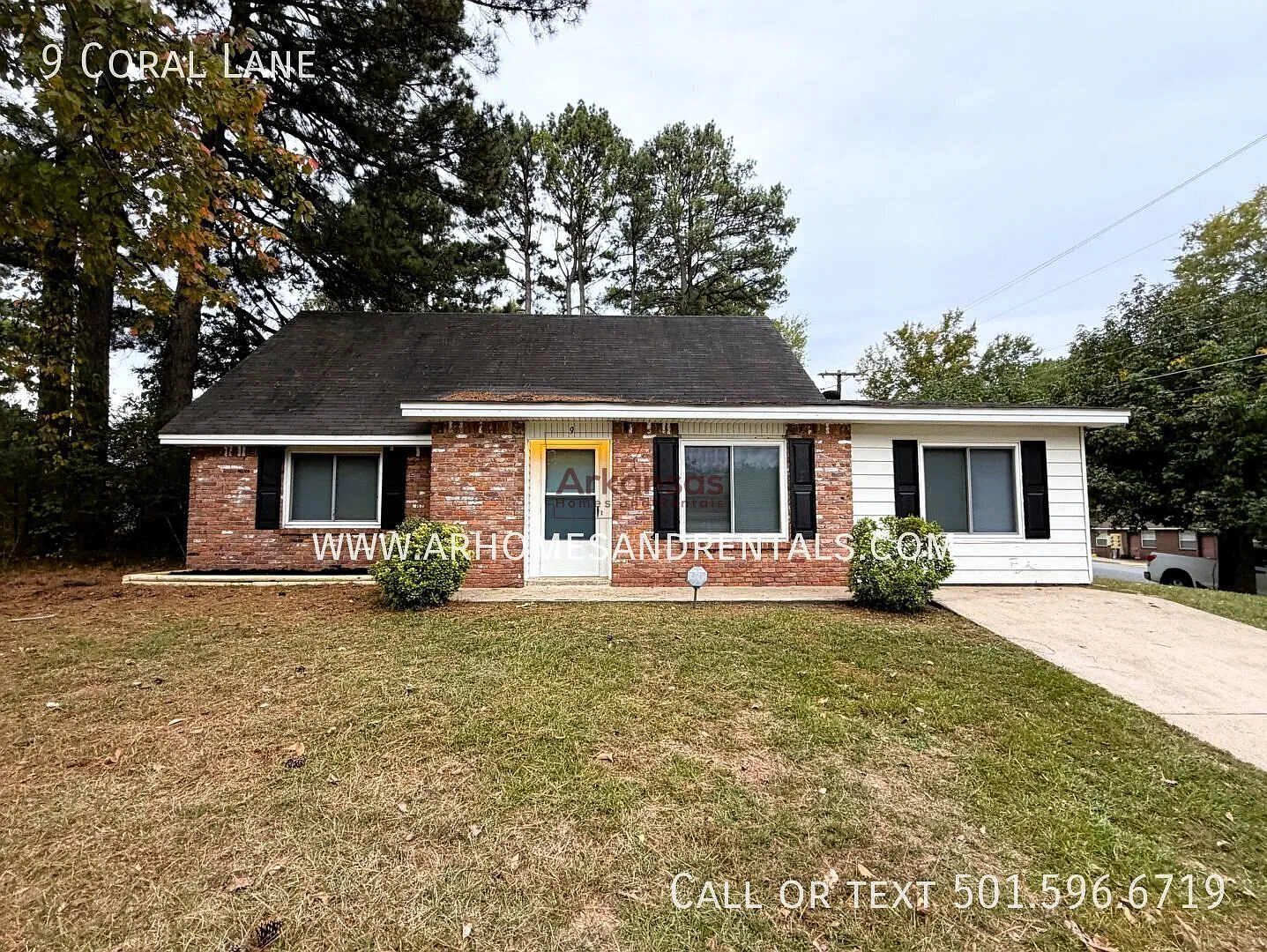 1/2 Off First Month's Rent ~ 9 Coral Ln-Jacksonville ~ 4 Bedrooms | 2 Bathrooms — Photo 1