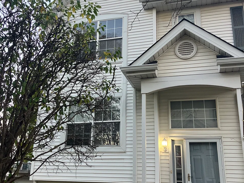 17445 Sauk Dr #17445