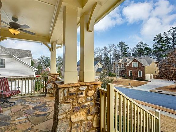 4th image of 625 Oakbourne Way