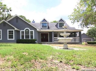 285 Saddle Ln, Floresville, TX 78114