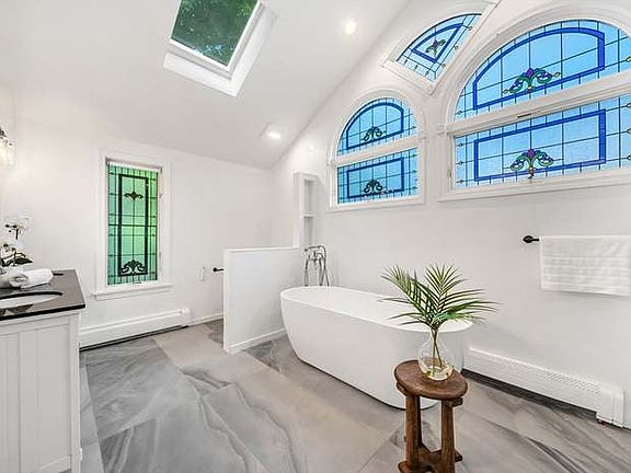 5th image of 764 Tremont St APT 3