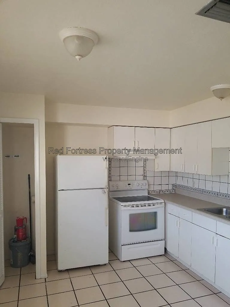 1 bed, 1.0 bath, $989 — Photo 4