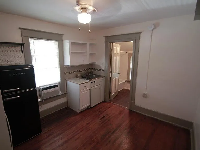 727 7th Ave N #3 — Photo 2