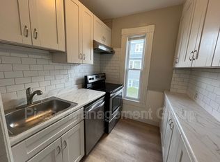 262 Walnut St #2, Manchester, NH 03104