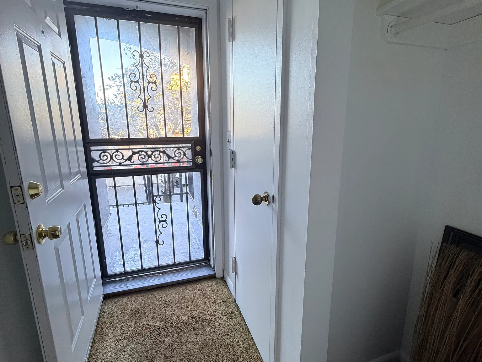 3 bed, 1.5 bath, $3,500 — Photo 2
