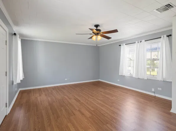524 Loreauville Rd, New Iberia, LA 70563