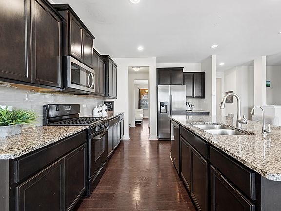 5th image of 24 Beverly Ln