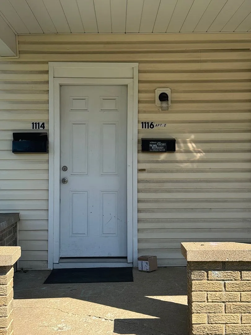 3 Bedroom 1 Bath 2nd Floor Unit — Photo 1