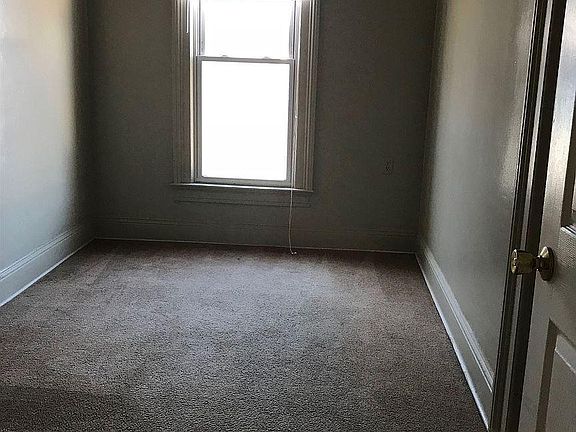 4th image of 950 Sheridan Ave