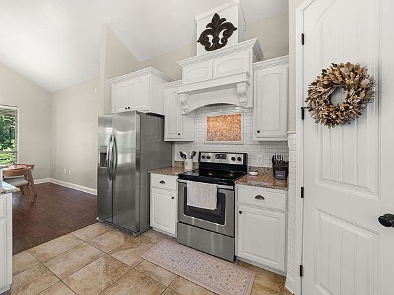 3rd image of 166 Woods Rd