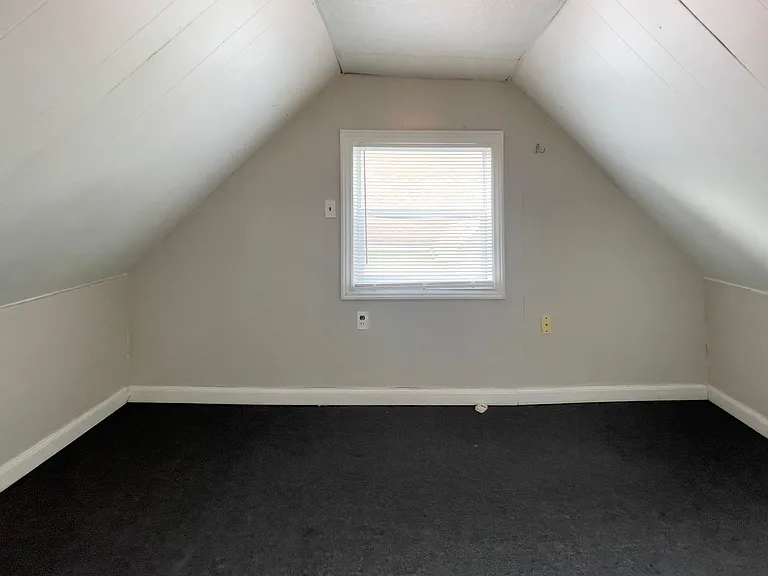 812 W University Ave — Photo 14