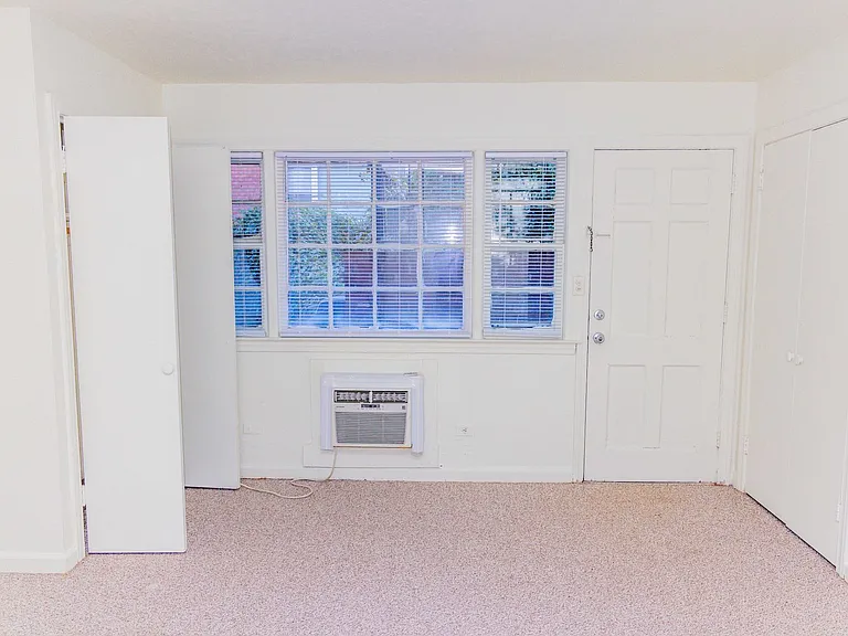 101 Carrollton Terrace — Photo 4