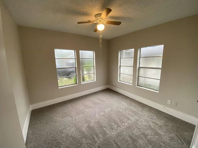 8213 E Erath St — Photo 8