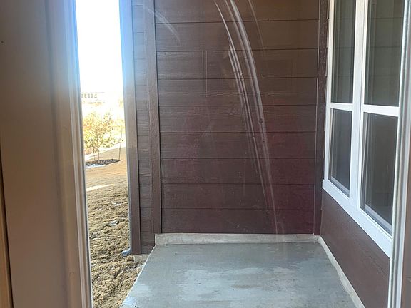 4th image of 1015 Vista View Dr #602