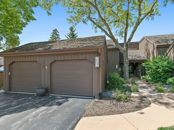 256 Thornhill Ln APT C, Lake Barrington, IL 60010