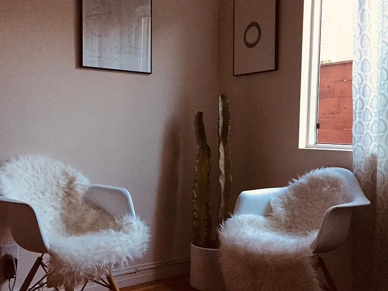 565 Westminster Ave #3 — Photo 8
