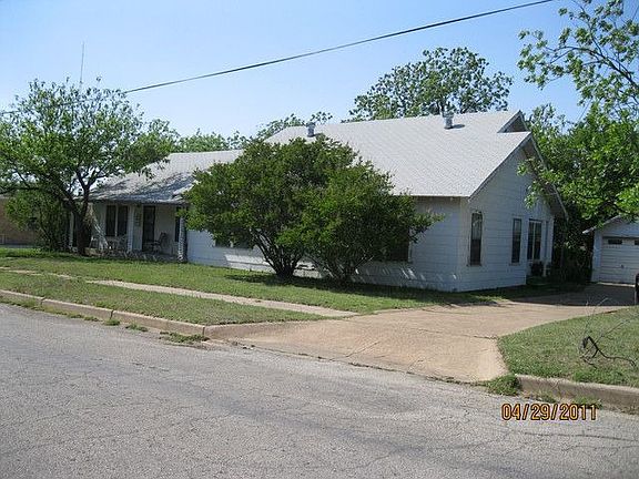 2nd image of 1300 E Hullum St