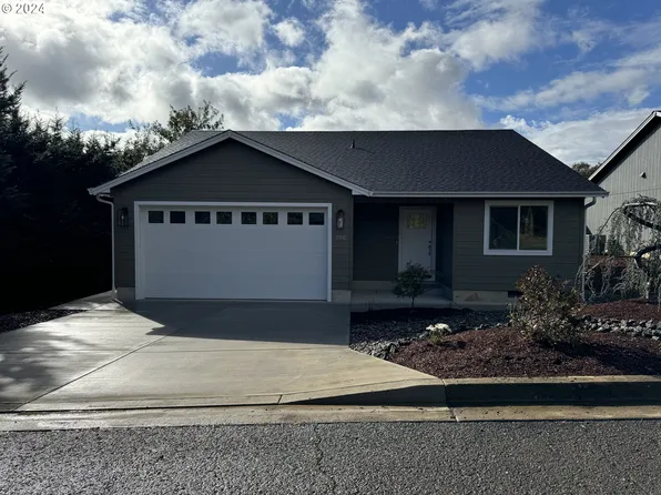 206 Mathews Dr, Myrtle Creek, OR 97457