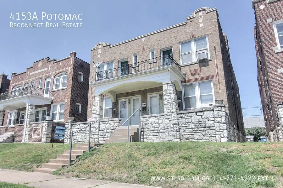 Very nice one bedroom with sunporch off the bedroom and off street parking! — Photo 2
