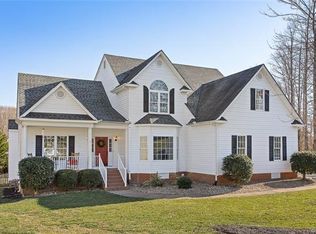 8019 Longfellow Pl, Midlothian, VA 23112