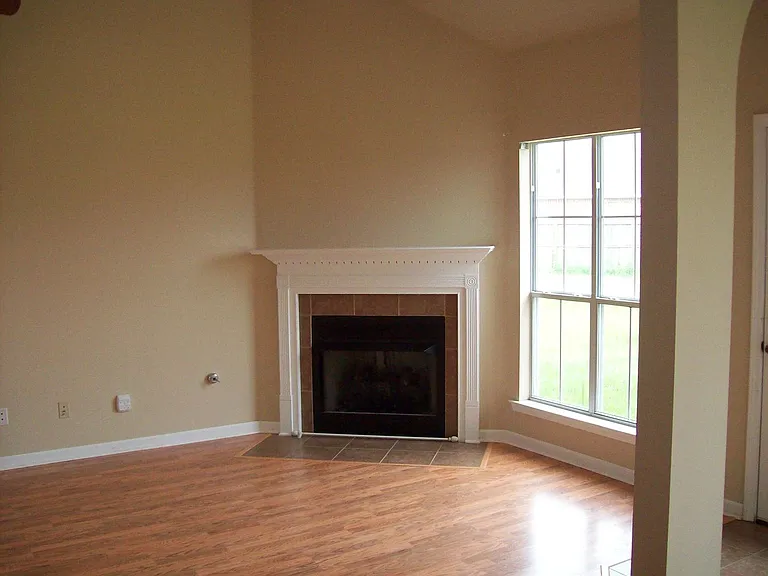 26043 Wimbledon Ave — Photo 5