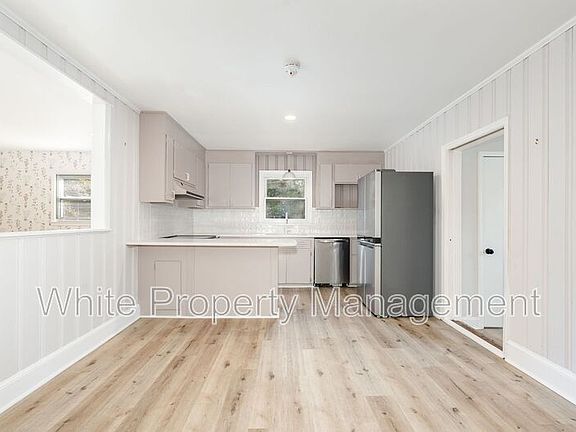 5th image of 7726 Wallace Ln