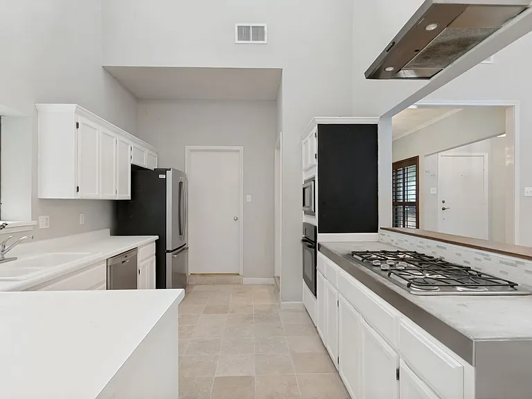 8510 Watchtower St — Photo 13