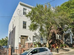 154 Webster St #PENTHOUSE, Boston, MA 02128