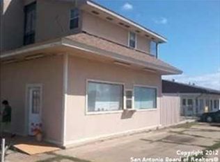 302 S Main St, Cotulla, TX 78014