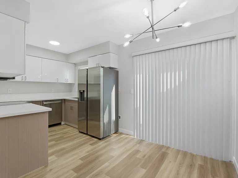 3650 Newton — Photo 11