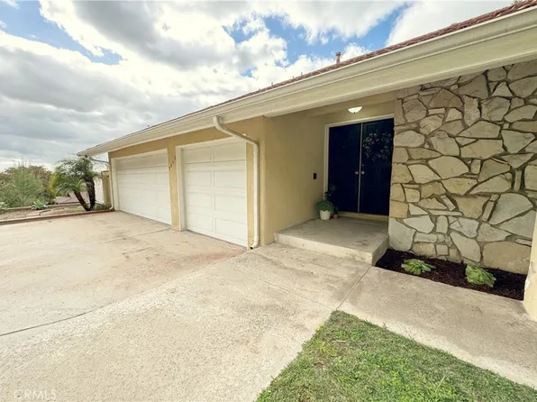 9865 Lanark St, Sun Valley, CA 91352
