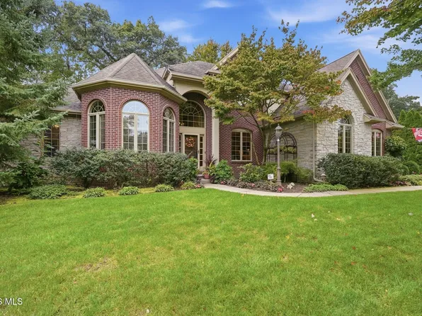 4611 Fairway Ln, Sylvania, OH 43560