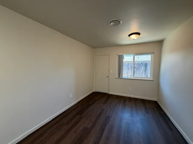 1016 Herndon Rd — Photo 9
