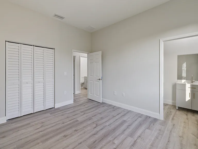 4703 Leonard Blvd S — Photo 14