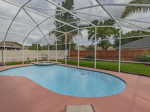 3rd image of 12848 Waterhaven Cir